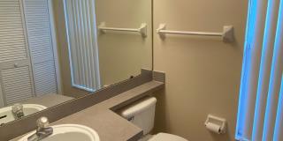 Adorable 3 bedroom / 2.5 bath town home with newly remodeled kitchen! Gallery 12