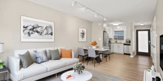2000 Walnut Gallery 3