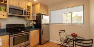 EPIC REA -Russian Hill Top Floor View 2 bed/2 bath condo w/ parking space & storage Gallery 16