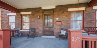 6+BR House on E. Lane – Central Campus – Newly Renovated + Free Parking – Flexible Move-In Gallery 3