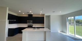 2133 SE Flanders Rd Gallery 5
