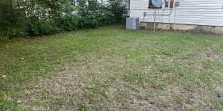 2 Bedroom, 1 Bathroom Home w/ Fenced-In Backyard and Covered Front Porch in Downtown Springdale Gallery 16