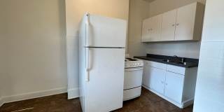 Cozy Two Bedroom Apartment! Great Oakland Location! Call Today! Gallery 1