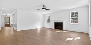 1625 N Main Street Gallery 26