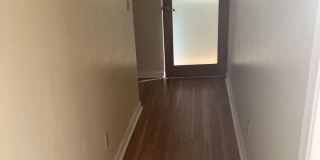 2206 Sarah Street Gallery 17