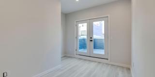 614 HOFFMAN Street Gallery 27