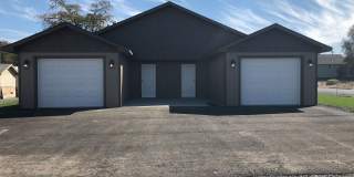 Large 2 Bedroom, 2 Bath Duplex Gallery 1