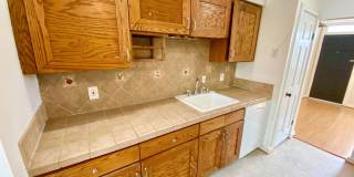 Charming 1BR with 1.5 Baths and Bonus Basement Room in the Heart of Ridgley’s Delight Gallery 8
