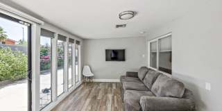 Luxury housing ,Close to U of A! Newly Renovated Gallery 12