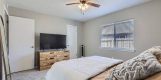 Charming 3/2/2 with Private Fenced Backyard! Gallery 16
