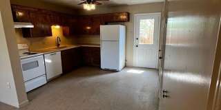 202 N Walnut Gallery 1
