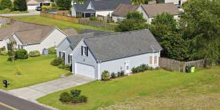 Beautiful 3 bd/ 2.5 house with Renovated Kitchen Gallery 50