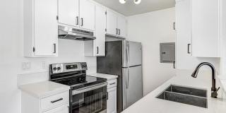 930 North Martel Apartments Gallery 13