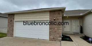INCREDIBLE place with TWO car garage! Freshly painted! Gallery 1