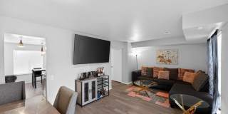 2523 Robinson Place Gallery 22