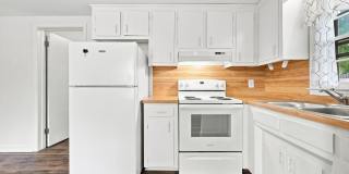 *** $100.00 OFF FIRST MONTH RENT IF MOVE IN BY END OF AUGUST*** Gallery 1