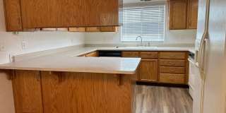 Mature dog considered. Nice home, convenient location off Placer & Wisconsin, Rdg. Gallery 11