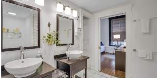 2 BED | 2 BATH | DOWNTOWN CONDO | GARAGE PARKING INCLUDED Gallery 26