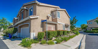 4 Bedroom Oaklane Townhome in Santa Clarita! Gallery 3