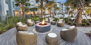 Aurora on the Trail - Apartments & Townhomes Gallery 2