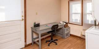 3 bedroom, 1 bathroom East Campus House Gallery 8