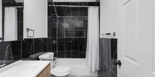 30 Cypress Street Gallery 10