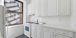 2586 Broadway Gallery 6