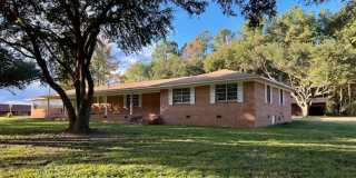 Spacious Ranch Gallery 3