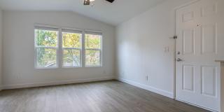 The Docks at Redmond Lakeview Gallery 39