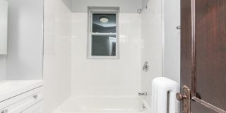 2514 W Belle Plaine Gallery 3