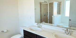 End-Unit Cornelius Townhome | 3BR + Flex Room | Fenced Courtyard | Near Birkdale & Greenway Gallery 16