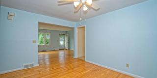 106 Tampa Avenue Gallery 17