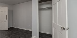 Colonial Apartments Gallery 55