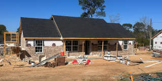 4 Bed 3 Bath Brick Home Gallery 1