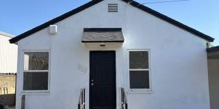 Available Now! Charming One Bedroom, One Bath House Gallery 1