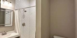 Beautifully Renovated 3BR Rowhome Near Johns Hopkins – Gated Parking + Modern Upgrades Gallery 37