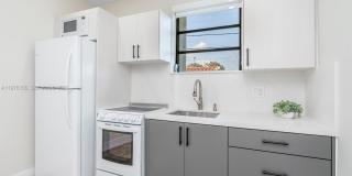 8421 SW 27th Ter Gallery 1