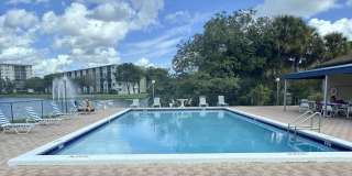 2202 S Cypress Bend Drive Gallery 19