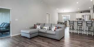 Gorgeous Three Bedroom in Towne Park Estates Gallery 10