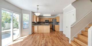 Beautiful 2 Story Home w attached 2 car garage Gallery 6