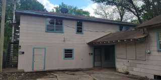 Huge 3 bedroom/1 bath upstairs apartment with Water, Gas Range and Refrigerator! Gallery 3