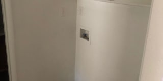 Clean 2 Bed 2 Bath Town home with private yard in Central Phoenix! Gated Community! Move-in Special! 50% OFF First and Second months rent! Low Deposit only $995.00. Gallery 9