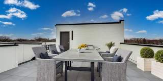 5035 N. Lincoln Ave Gallery 5