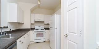 Rare 2BR 2BA 2 Level Condo With Garage Gallery 7