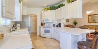 Fully furnished, 2-bedroom, 2 bath, 2 car garage villa Gallery 4