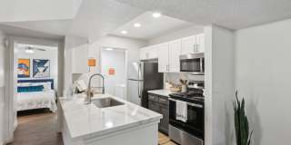 The Del Rey Gallery 33