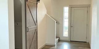 Beautiful3 bed 2,5 bath townhouse in Garden City Gallery 1