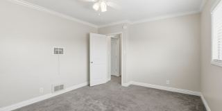 1412 Pearl St Gallery 10