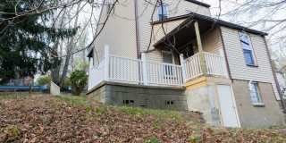 Available AUGUST 2026 - Updated 2 Bedroom Home in Mt. Washington! Gallery 12