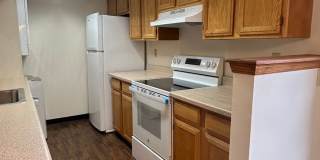 Village Seven Newly Updated All Electric $1500/Month 1 Bed/ 1 Bath Townhome Gallery 7